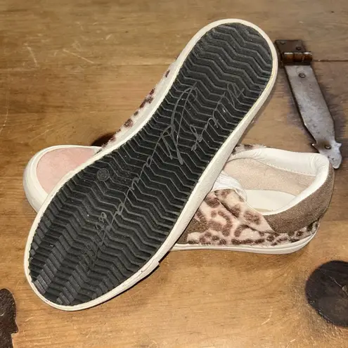 Woman’s Vintage Havana Leopard Print Pink and White Women's Sneakers Size 7.5 Brown
