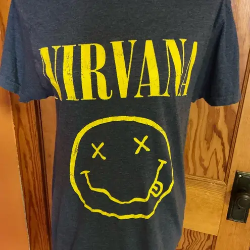 Nirvana Vtg Y2K Happy Face Graphic T shirt