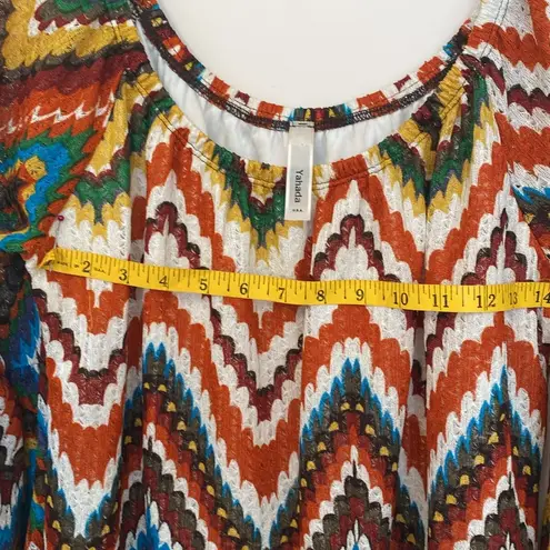 Lady’s Chevron top can be worn with leggings Multiple Size M