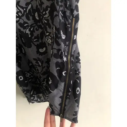 Petticoat Alley Women’s floral lace print top