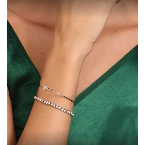 Boutique NWT Silver Bangle Bracelet‎ Set Crystal Star Moon Heart Charm Stackable Jewelry