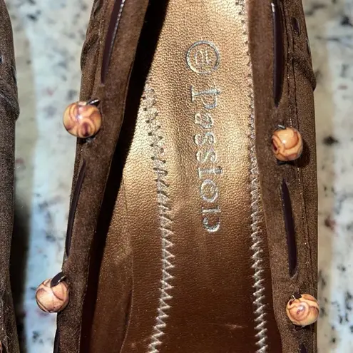 Passion Womens Suede Leather Beaded Wedge Heel Slip