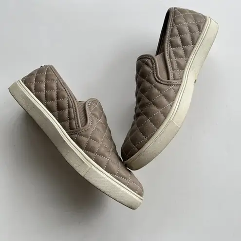 Steve Madden  Gray Ecentrcq Quilted Leather Sneakers‎ Size 8M Shoes Slip On