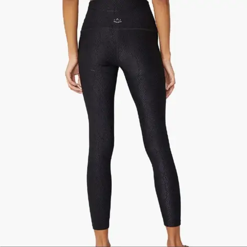 Beyond Yoga Caught in the Midi High Waist Leggings in Snake Jacquard