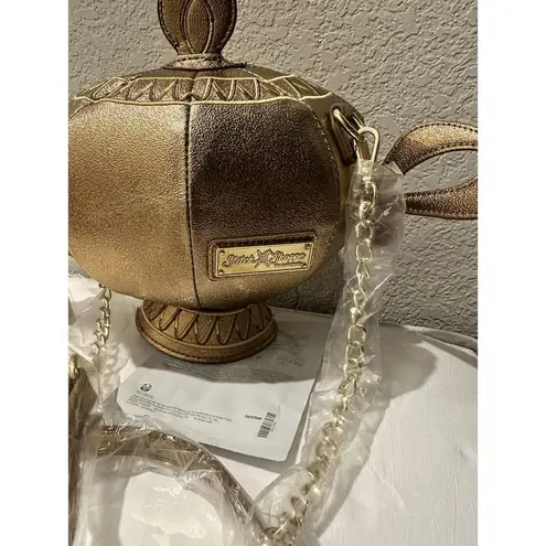 Lounge Fly Disney Stitch Shoppe Aladdin Genie Lamp Crossbody Bag Jasmine Pin NWT