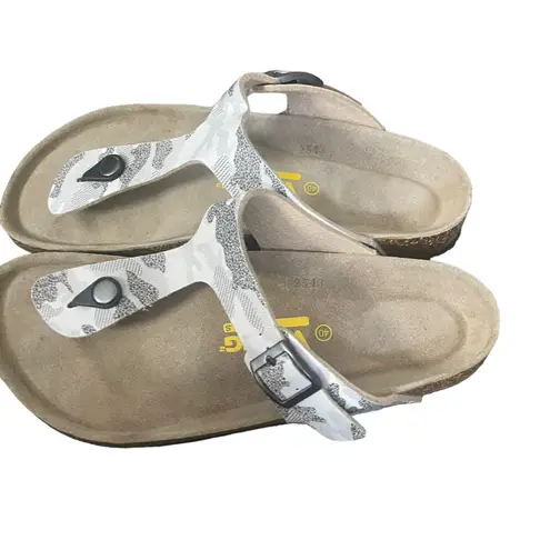 Viking Sandals Women's Size 9 White Camo Soft Footbed Sandals