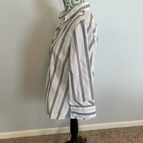 Foxcroft  Wrinkle Free Fitted Striped Button Blouse  size 10 White Gray & Black thumbnail 2