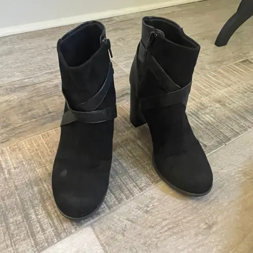 Christian Sirianio Christian Siriano Block Heel Ankle Boots Size 8.5 Black Buckle Moto Trendy Fall