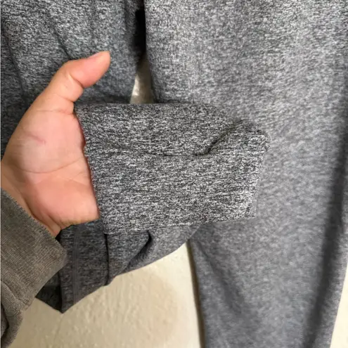 Vuori Heathered Gray Women's performance Joggers size Large