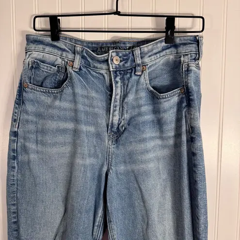 American Eagle  Strigid Mom Jeans Distressed High-Waisted Women’s Size 8 Short