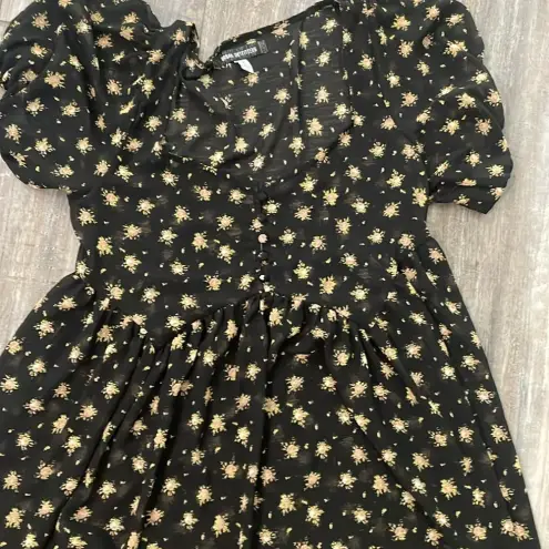 Urban Outfitters  Floral Babydoll Short Sleeve Dress Small