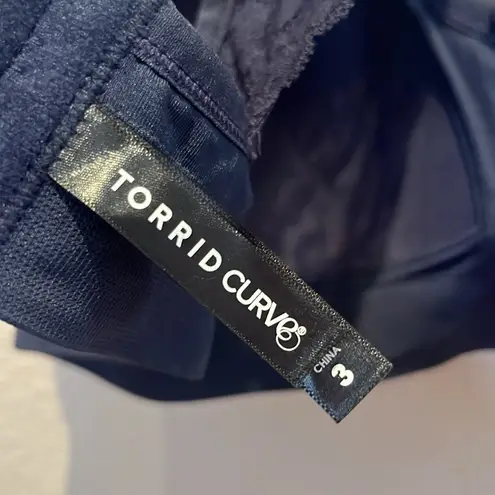 Torrid Women’s Lace Racer Back Bra Size 3 Navy Blue