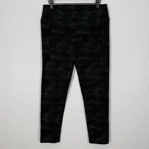 Vuori Clean Elevation 7/8 Pocket Leggings Black Camo Size Large