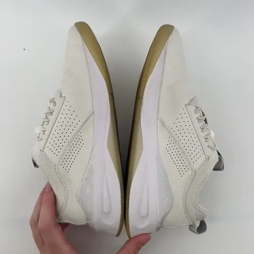 Clove Classic Women 8 Slip On Shoes Sneakers Cream White Healthcare Nursing