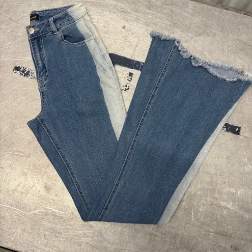 Versona Women’s Modern Two Toned High Waisted Flared Blue Jeans Size 0