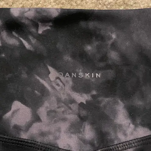 Danskin Women’s  High Rise Tie Dye Biker Shorts Black Gray Size S