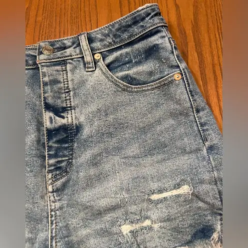 We The Free Free People  Curvy Vintage High Rise Distressed Denim Shorts Size 28