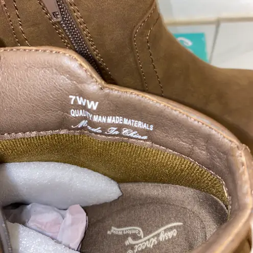 Easy Street NIB $55 Brown Matte Dawnta Strap Harnessed 2” Heel Bootie 7