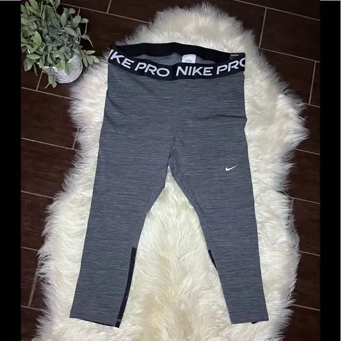 Nike  Pro dri-fit heathered grey high rise crop length leggings sz 1X