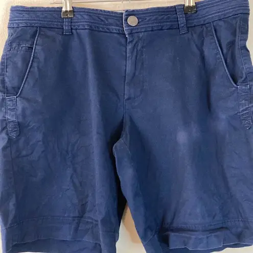 Natural Reflections Size 12 shorts (D20)