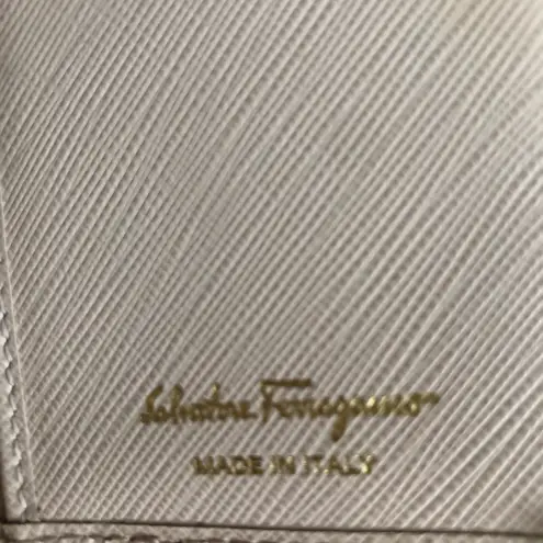 Salvatore Ferragamo Authentic Gancini Pale Pink Leather Wallet Women’s Size O/S