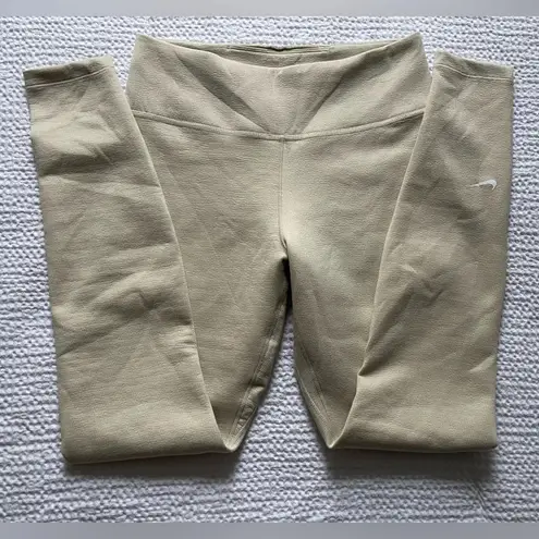 Nike  Therma-Fit Cream Colored Leggings with Herringbone Pattern Athleisure