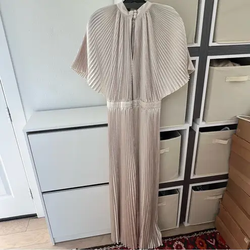 NWT L’IDEE Elite Pleated Maxi Gown Dress in Champagne Gold Size 8