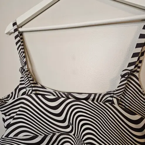 Vitality x Cosmopolitan Ascend Scoop Bra+ Wavelength Cosmopolitan XL Gray White