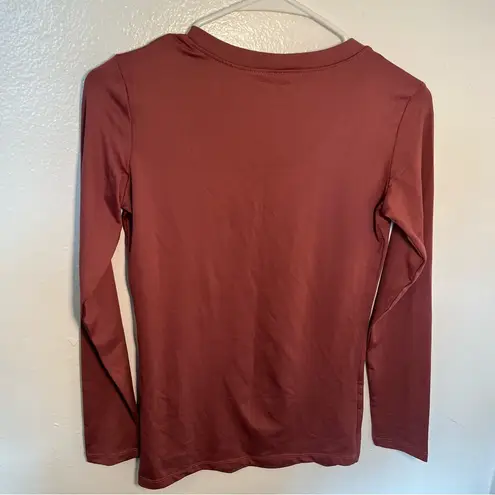 Long Sleeve Athletic Top V