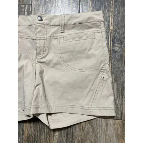 Athleta  Women's Khaki Cargo Shorts Size 12 Zip Pocket Casual Outdoor 5" inseam
