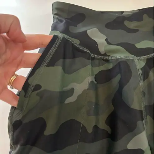 Old Navy  Green Camouflage Powersoft High Rise Joggers Size Small - Image 4