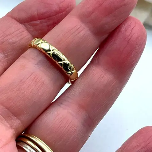 14K plated sterling silver size 8 simple X pattern ring. Gold