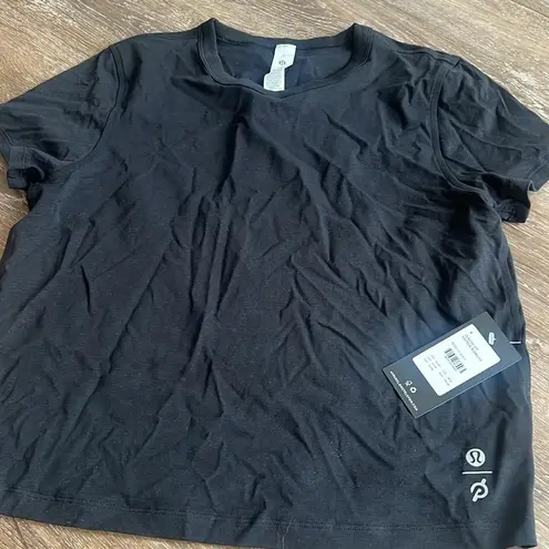 Lululemon NWT peloton classic fit tee