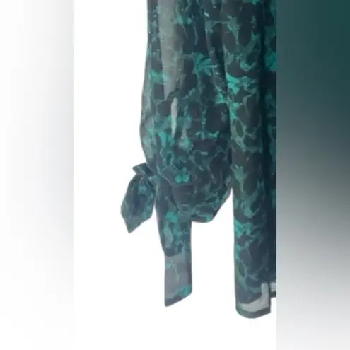 Isabel Maternity by Ingrid & Isa Women’s L teal & black Flowy sheer sleeves top Size undefined