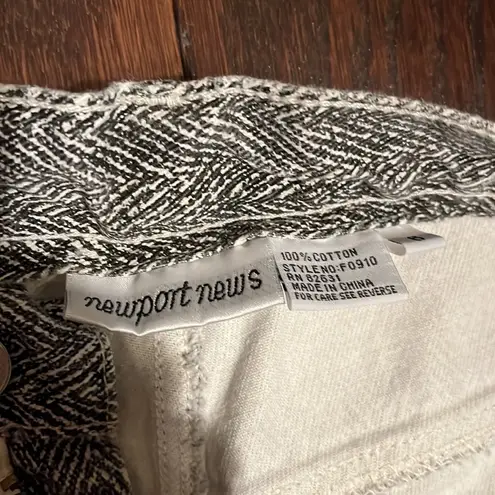 Newport News Vintage black and white chevron jeans Size 6