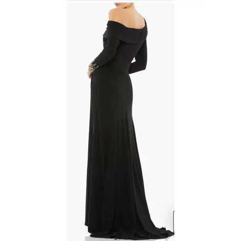 Mac Duggal NEW, Embellished One Shoulder Long Sleeve Gown in Black Sz 4