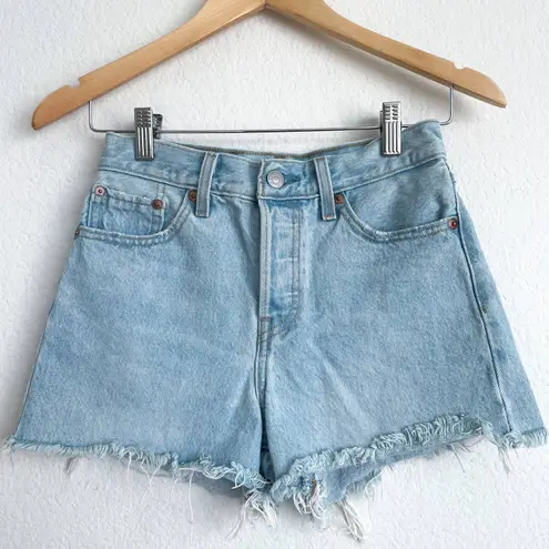 Levi Strauss & CO. LEVI'S Wedgie Short Light Wash Cut Off Shorts