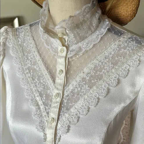Gunne Sax Vtg 80’s Gunnies cream satin sheer lace Victorian button down feminine blouse M