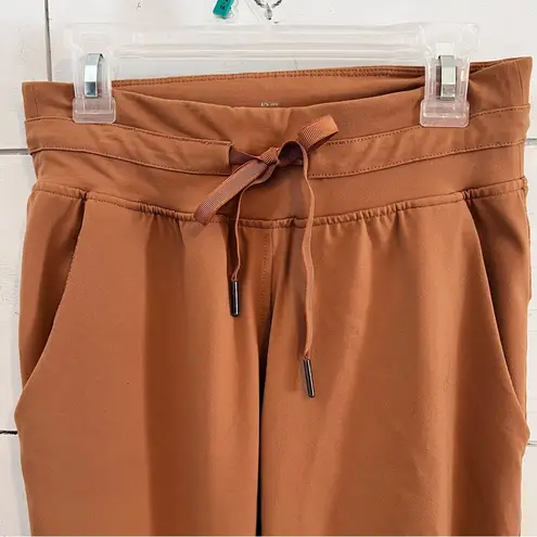Zyia Camel Ascend Jogger Sweatpants. Size Small Tall.