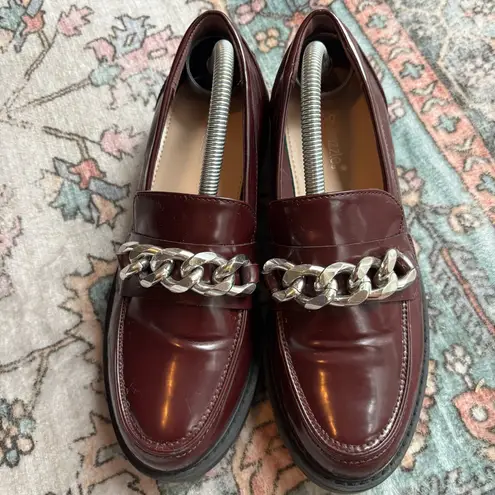 ShoeDazzle Burgundy Chain Loafers Faux Patent Leather Lug Sole Shoes Women’s 6.5 Silver