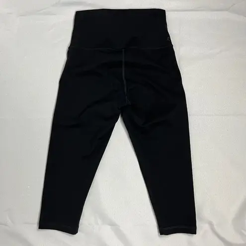 Everlane The Perform Cropped Legging Modest Capri Bike Shorts Black X-Small