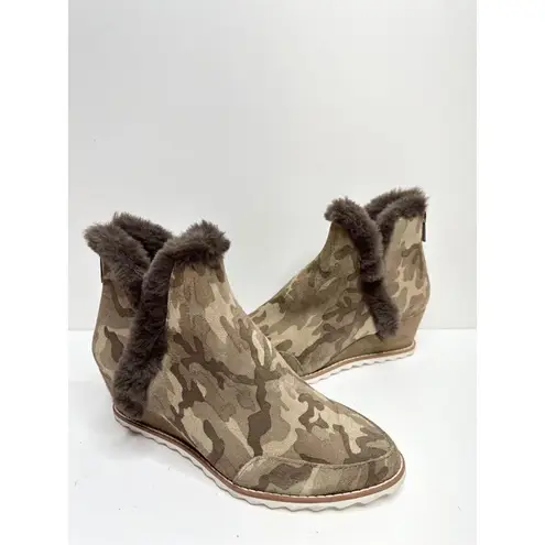 Pelle Moda Shoes Womens Size 6.5 Erin Faux Fur Trim Wedge Camouflage Bootie Green