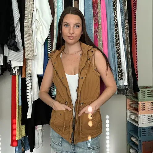 Ymi Women's Brown Hooded Vest