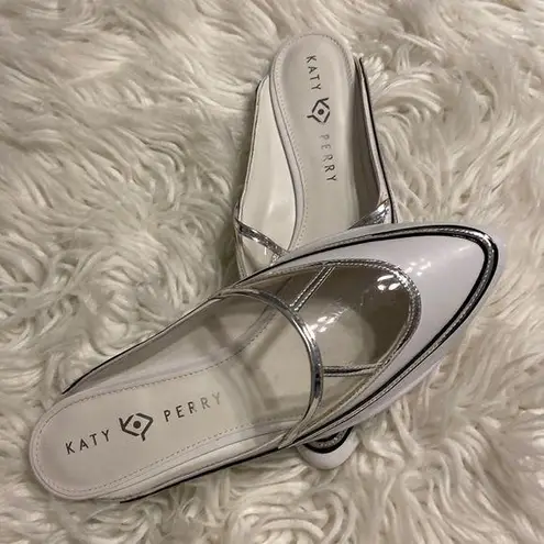 Katy Perry  The Oceania White and Black Mules excellent condition size 9