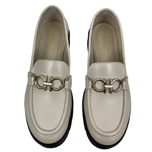Salvatore Ferragamo Gancini Lug Sole Leather Loafers Beige Size 8.5C