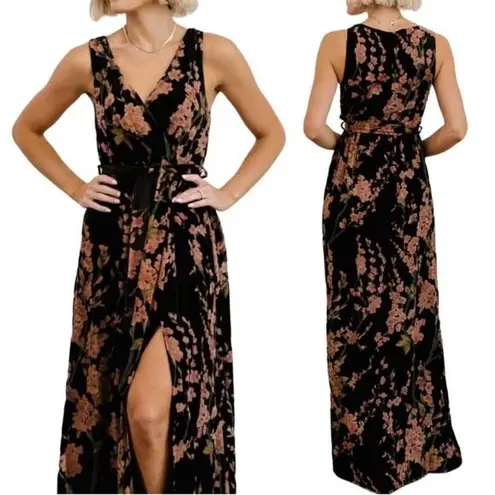 Baltic Born Lennon Velvet Floral Maxi Front Slit Dress in Black NEW Size Medium