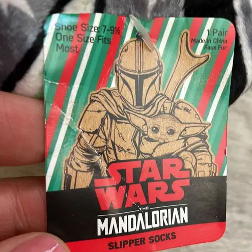 Star Wars NWT Mandalorian Multi-Color Soft Red Fleece Inside Slipper Socks
