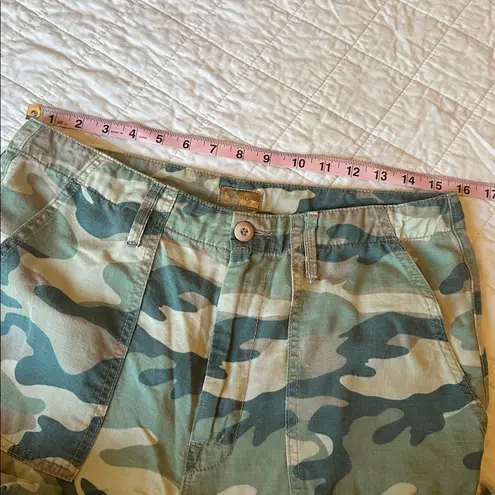 MOTHER The Shaker Chop Crop Printed Jeans 30 Camo Linen Blend Green
