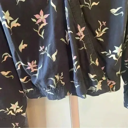 Duluth Trading Womens Floral wrap top Shirt Navy Size Small S