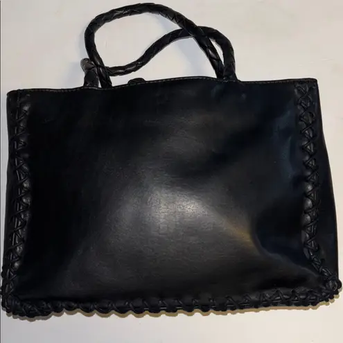 Laura Ashley BRAND BLACK LEATHER HAND BAG SNAP CLOSURE MIDDLE ZIP POCKET